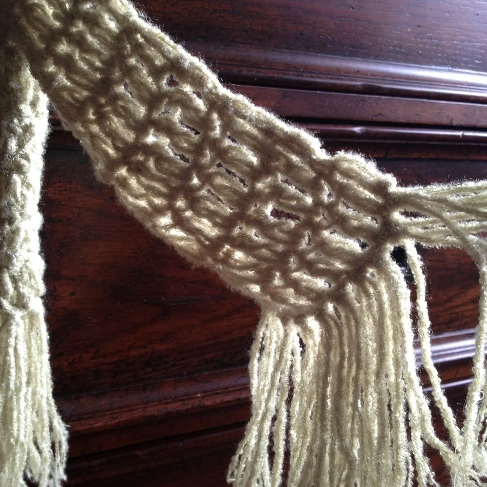 Dark sage green handmade knit scarf - Picture 3 of 4